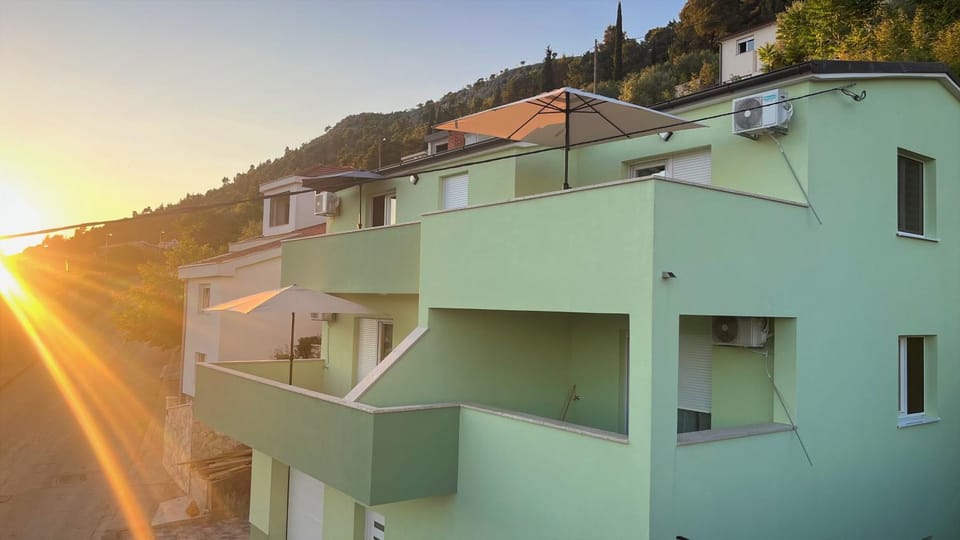 Day, Natural landscape, Mountain view, Sunrise