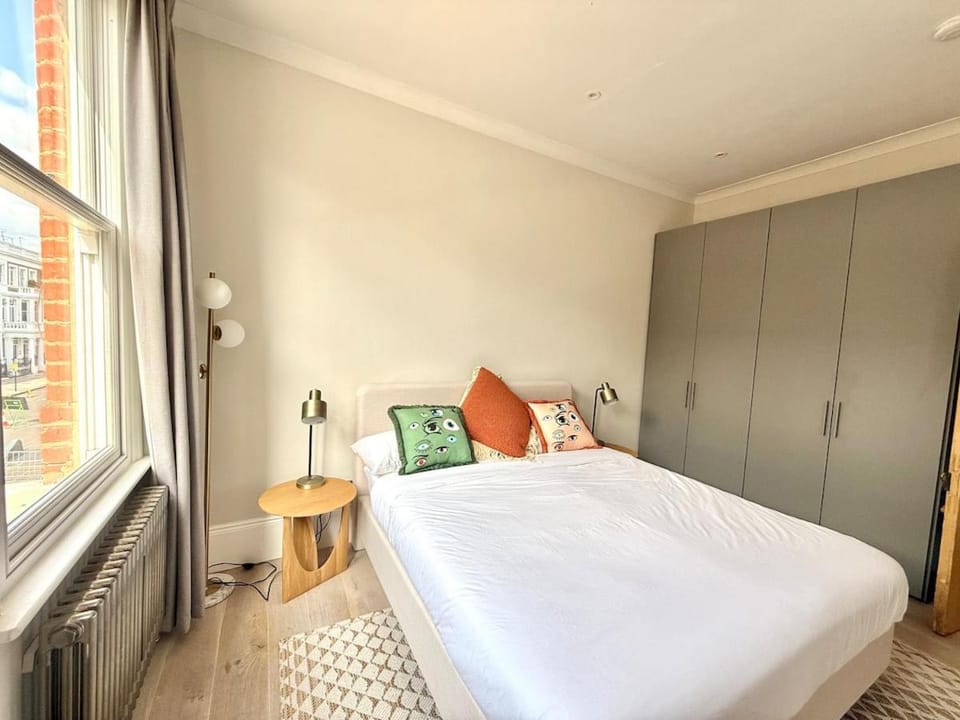 Bed, Bedroom, wardrobe