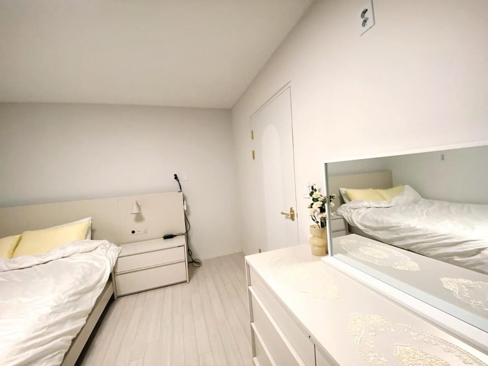 Luxury for family, terrace, 3room,2bath,metro 1min Villa in Seoul