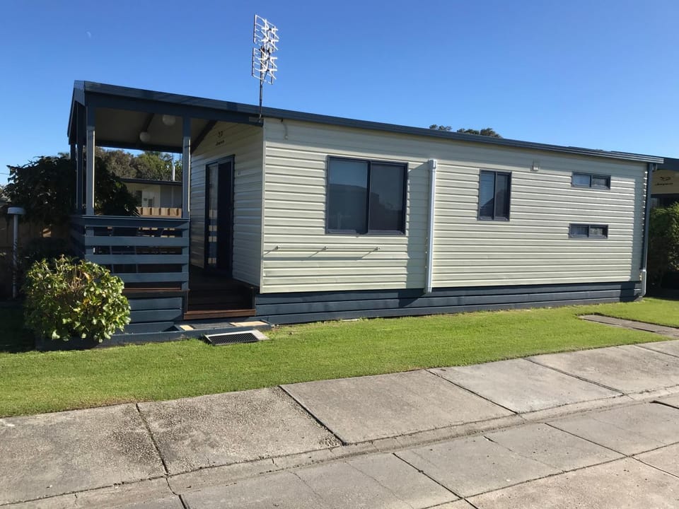 Property building, Day