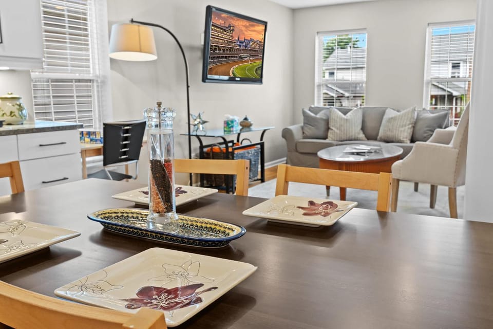 Cozy Retreat Near Downtown Lou and Attractions House in Louisville