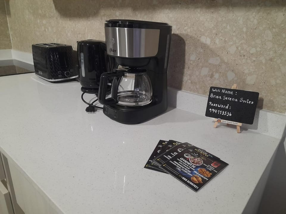Coffee/tea facilities, toaster