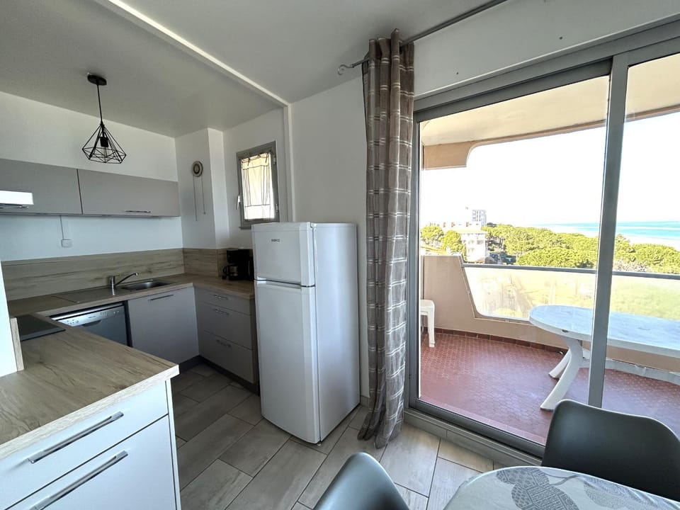 Appartement 6 pers. avec balcon et parking, face à la mer - FR-1-837-28 Apartment in Argeles-sur-Mer
