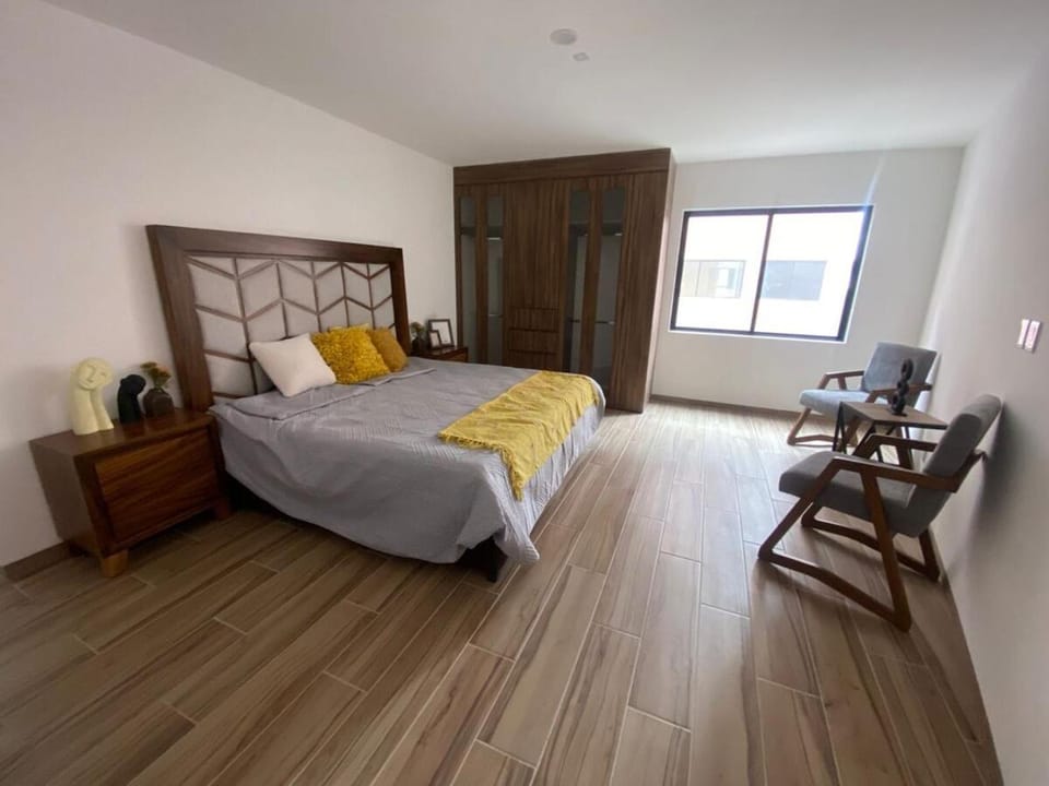 Bed, Photo of the whole room, Bedroom