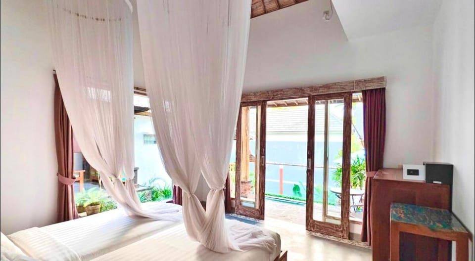 View (from property/room), Balcony/Terrace, Bedroom