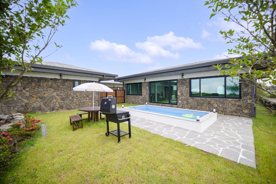 Gimnyeong Stonewall Private Pool Villa Villa in South Korea