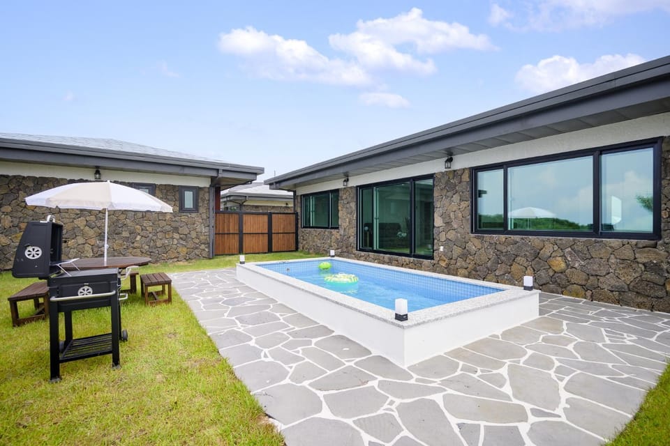 Gimnyeong Stonewall Private Pool Villa Villa in South Korea