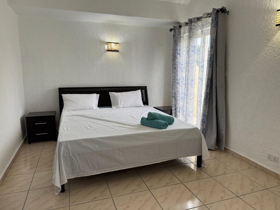 Bedroom, towels