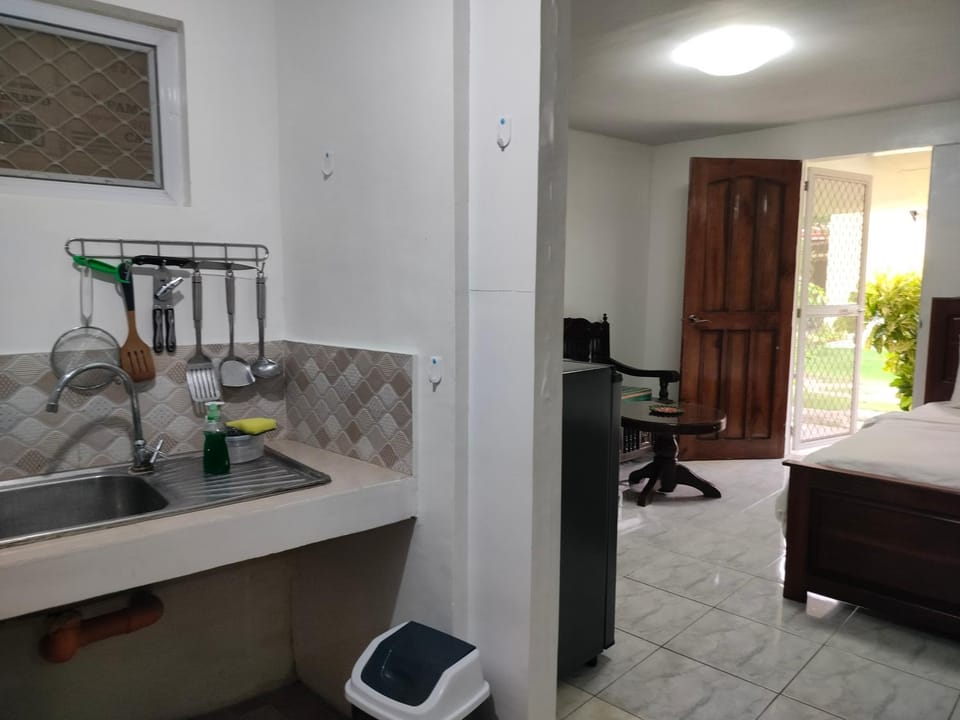 Angel Gina Guesthouse Bed and Breakfast in Central Visayas
