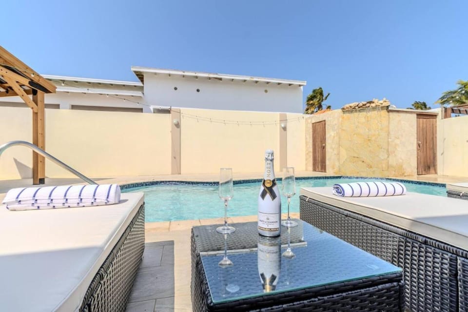 Pool view, Swimming pool, sunbed