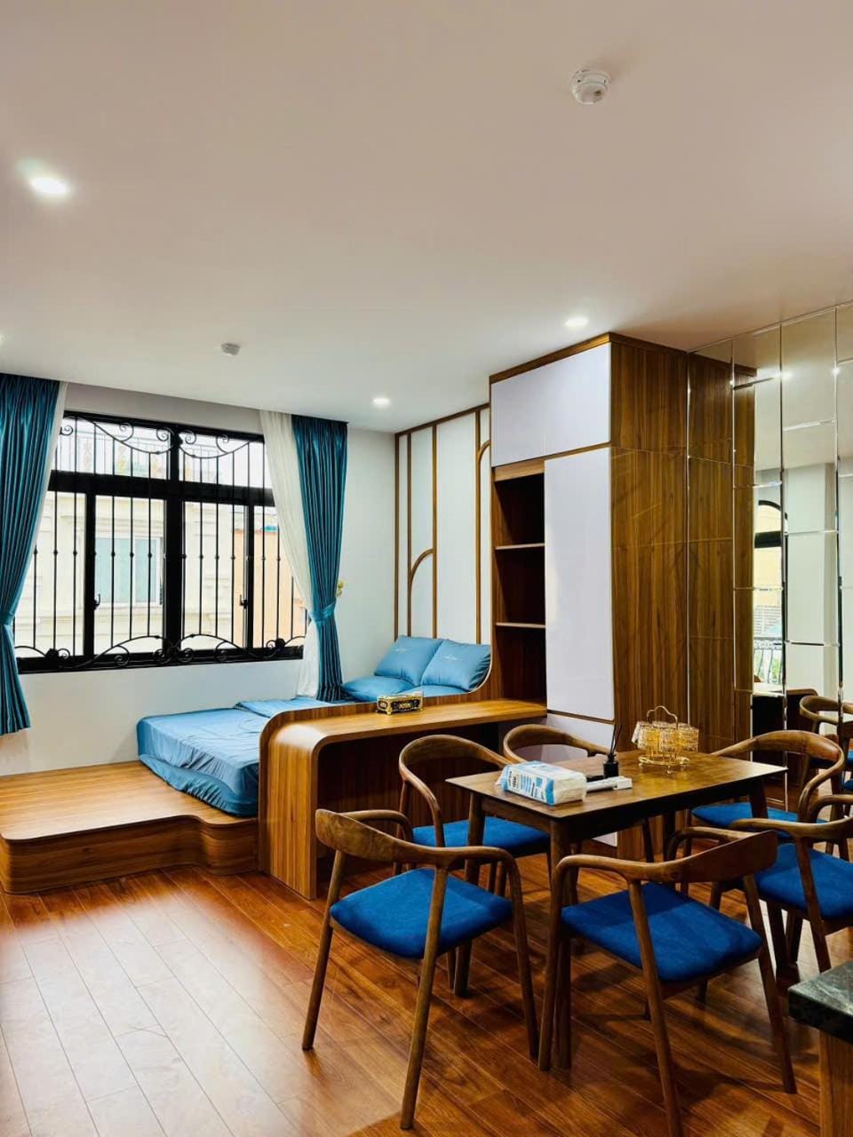 Photo of the whole room
