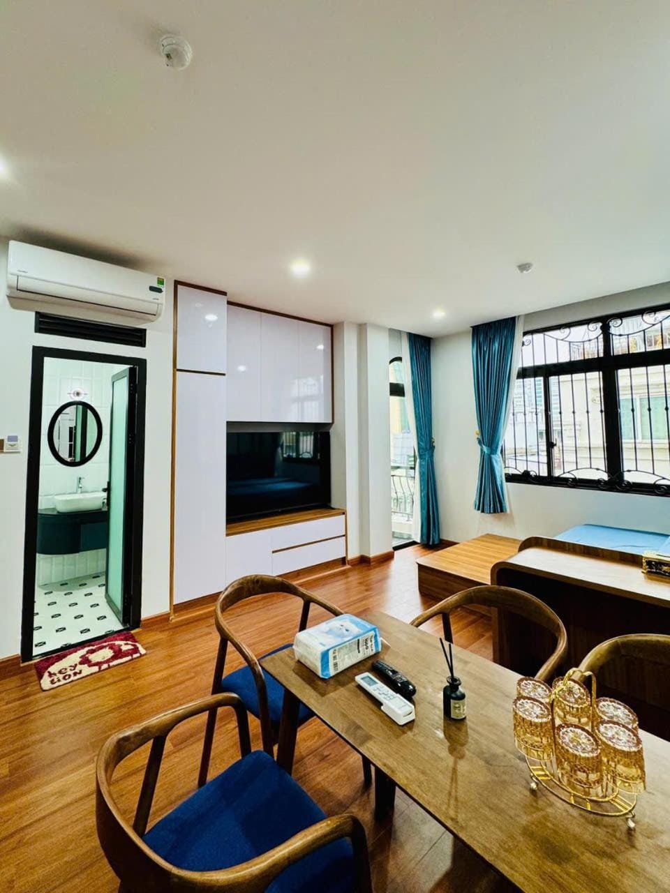 Communal lounge/ TV room, TV and multimedia, Living room, Seating area