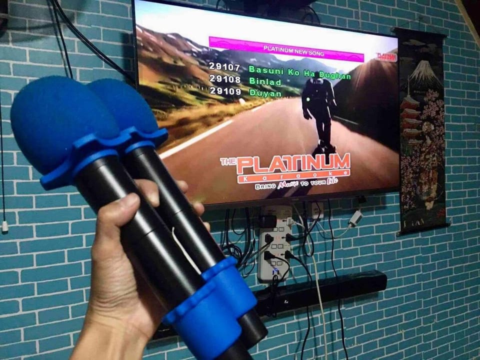 5pax 200mbps Netflix Videoke Parking Games Grill Apartment in Quezon City