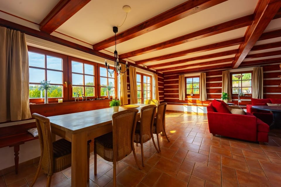 Seating area, Dining area