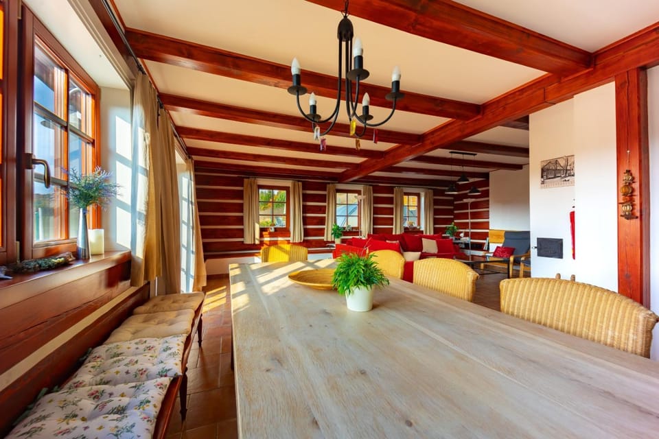 Seating area, Dining area