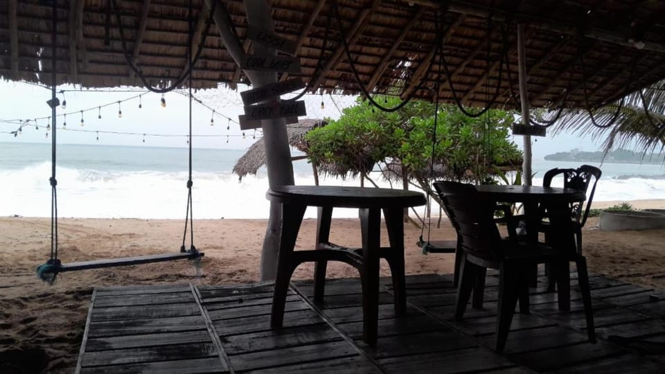 Restaurant/places to eat, Day, Dining area, Beach, Sea view