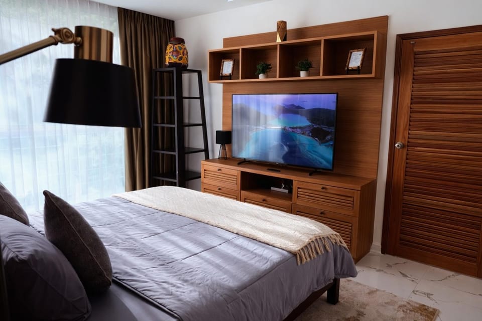 Cozy Retreat Near Beach and Pools Apartment in Kamala