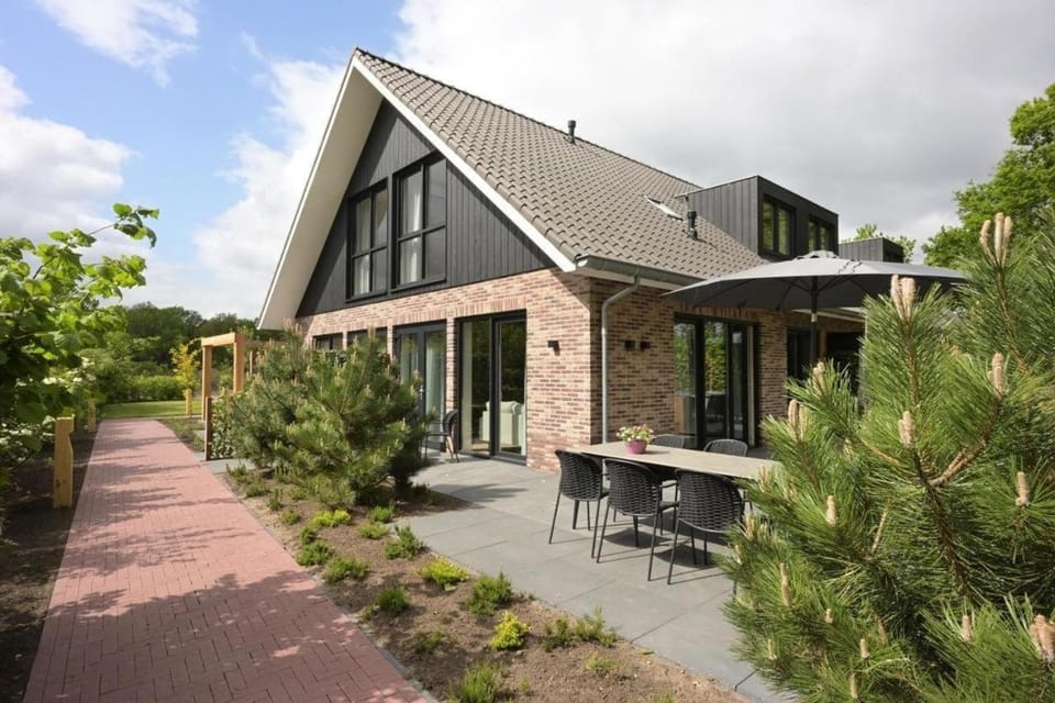 Heide Hoeve Corner House with Hot tub | 6 persons House in Gelderland, Netherlands