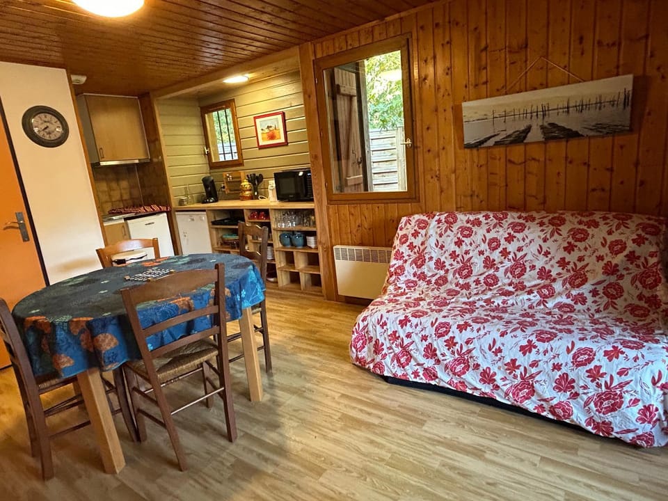 Petit chalet bord de mer Chalet in Soulac-sur-Mer