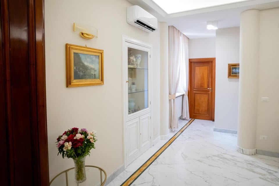 Casa Regina Apartment in Naples