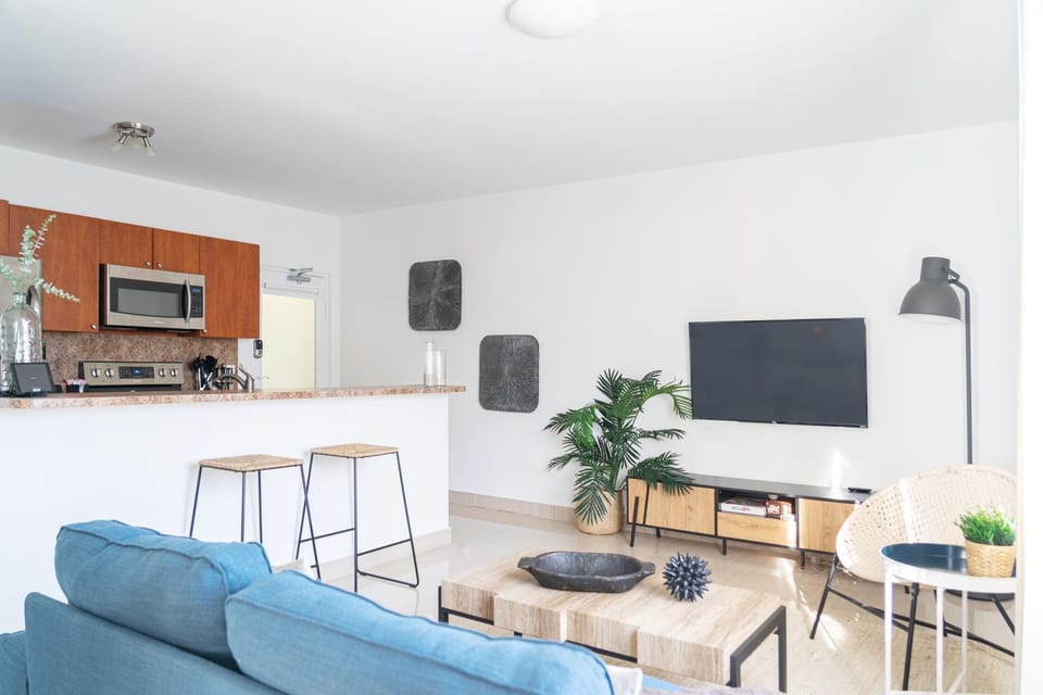 TV and multimedia, Kitchen or kitchenette, Living room, Dining area