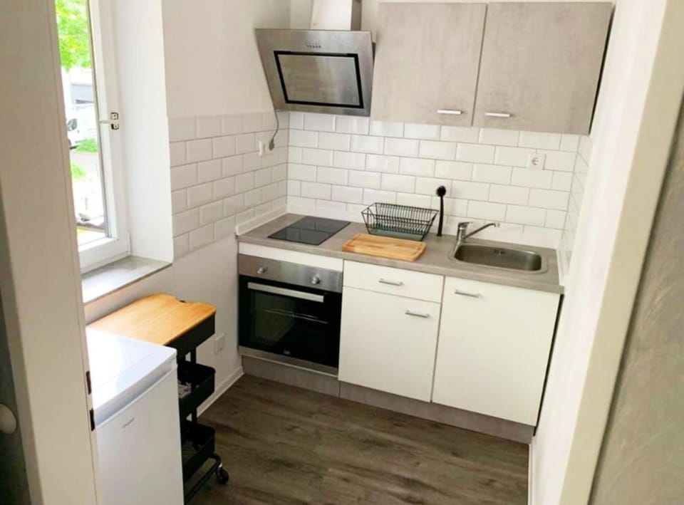 Kitchen or kitchenette, oven, stove