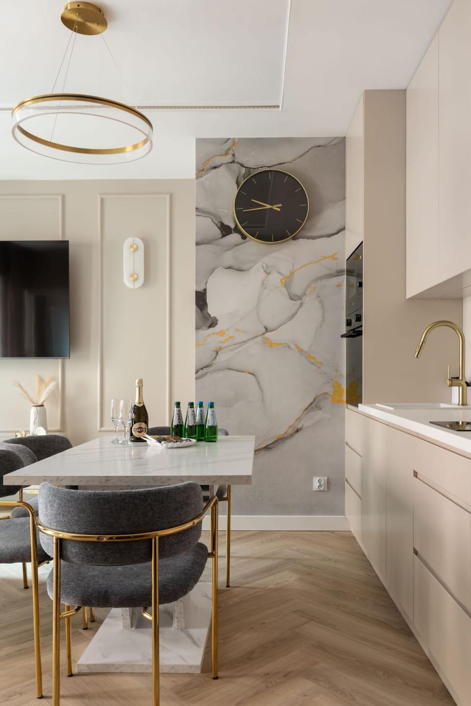 Kitchen or kitchenette, Living room, Seating area, Dining area