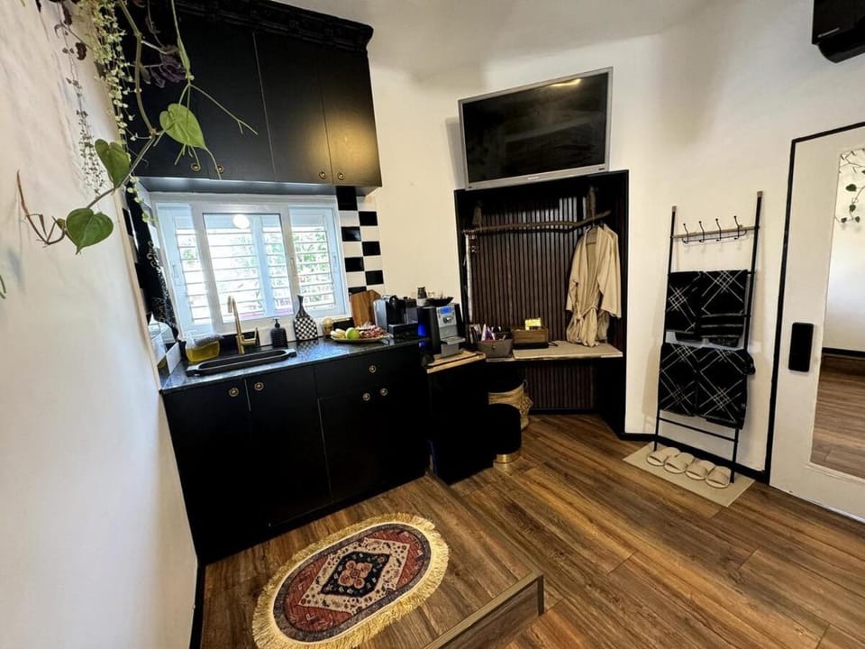 TV and multimedia, Kitchen or kitchenette, minibar