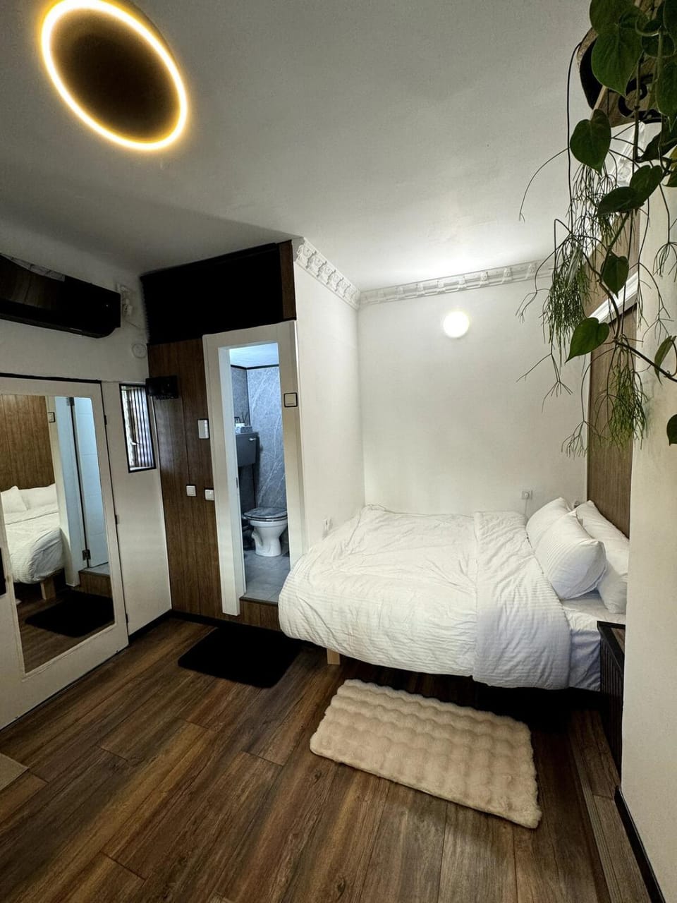 Bed, Kitchen or kitchenette, Photo of the whole room, Bedroom, towels, wardrobe