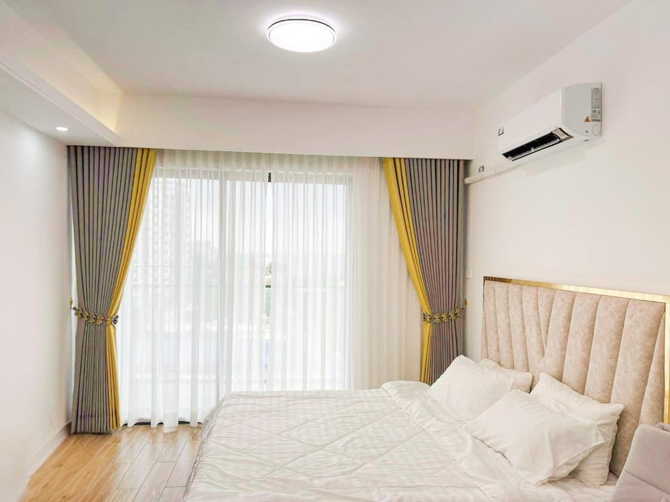 Bed, Bedroom, air conditioner