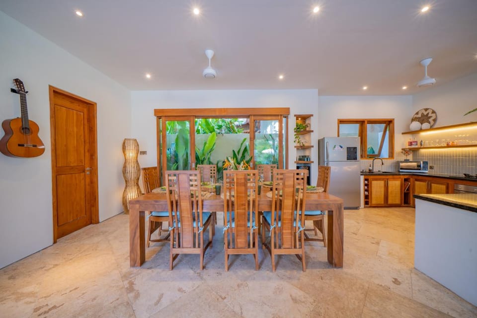 Seating area, Dining area
