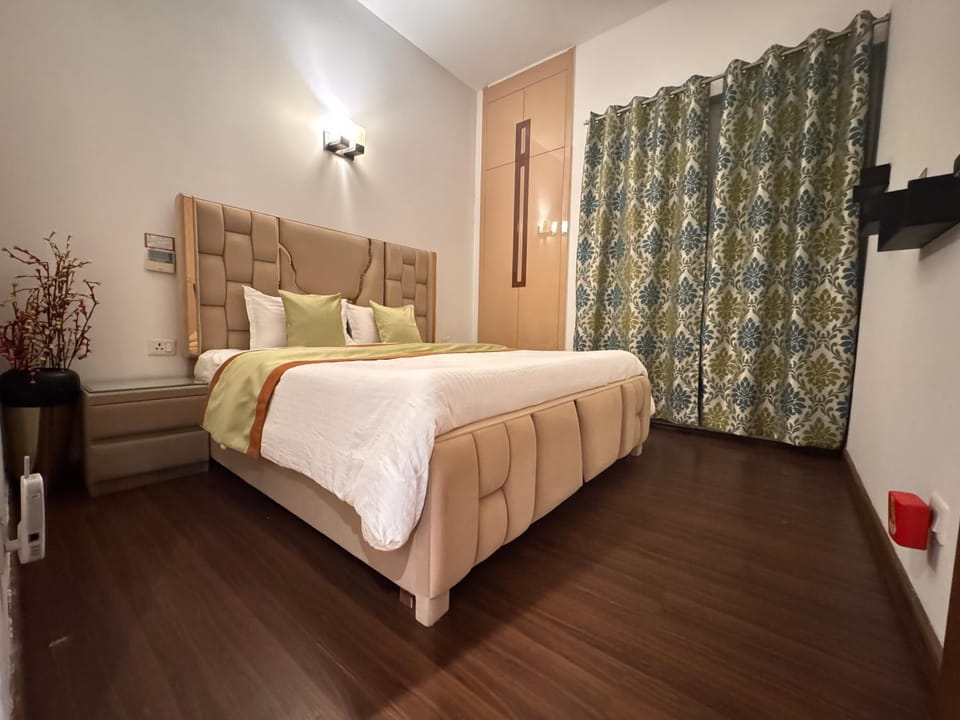 MOYDOM 2BHK APARTMENT IN NOIDA, ZERO kM DELHI Apartment in Noida