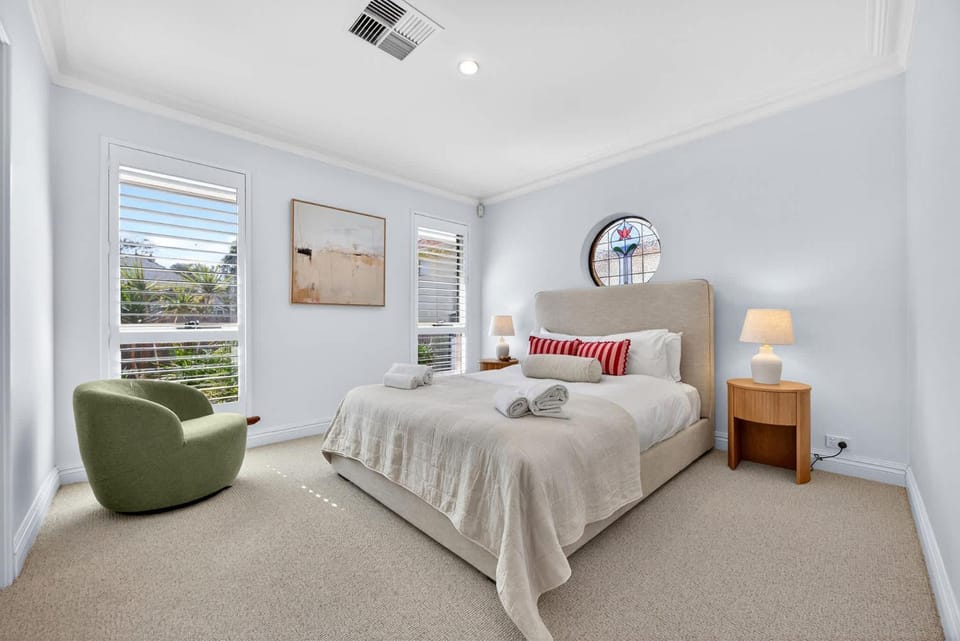 Modern Character Home in Mount Lawley Walk to Cafes Bars and Culture House in Perth