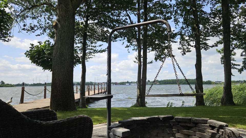 Day, Natural landscape, Garden, Evening entertainment, Garden view, Lake view