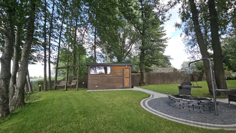 Property building, Spring, Day, Natural landscape, Garden, Garden view