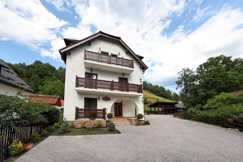 Property building, Day