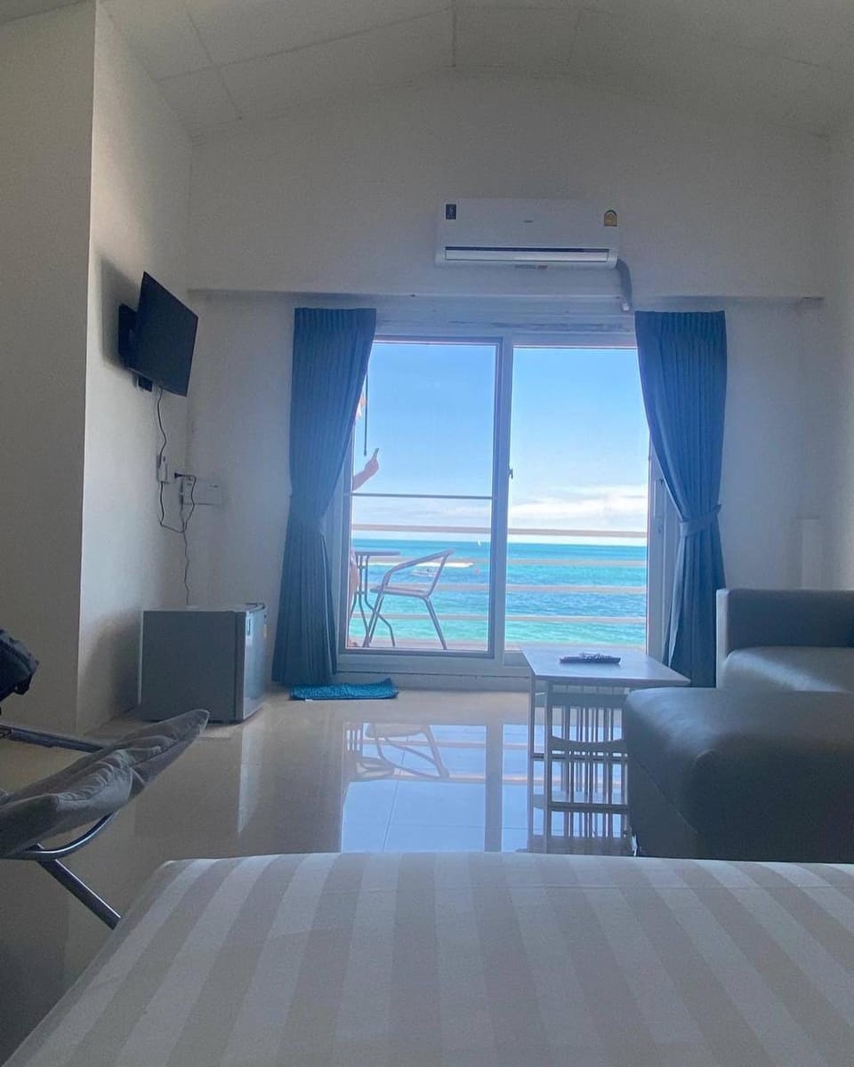 Bed, Natural landscape, Living room, Bedroom, Sea view, air conditioner