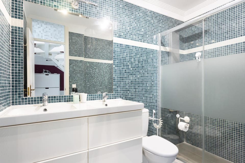 Shower, Bathroom, towels