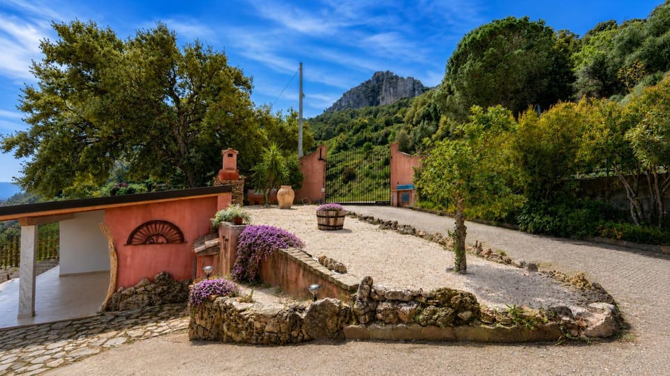 Facade/entrance, Natural landscape, Garden view, Mountain view