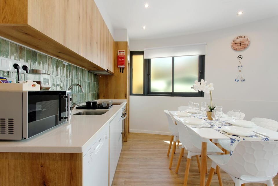 Property building, Kitchen or kitchenette, Living room