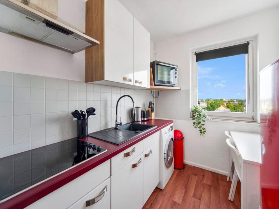 Kitchen or kitchenette, Dining area, stove, toaster