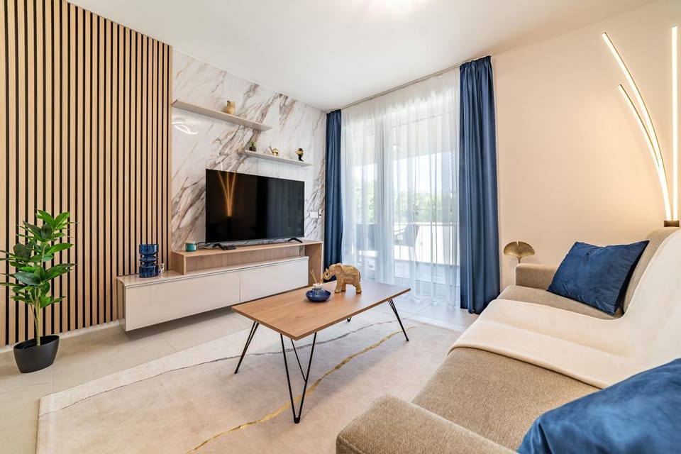 Communal lounge/ TV room, TV and multimedia, Living room, Photo of the whole room, Seating area, Evening entertainment