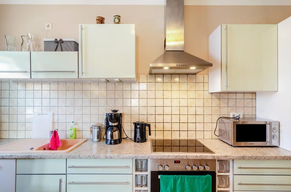 Kitchen or kitchenette, Living room