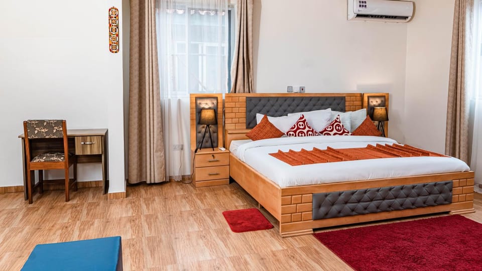 Photo of the whole room, Bedroom, air conditioner