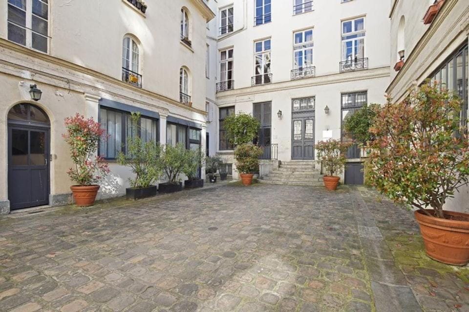 Property building, Inner courtyard view