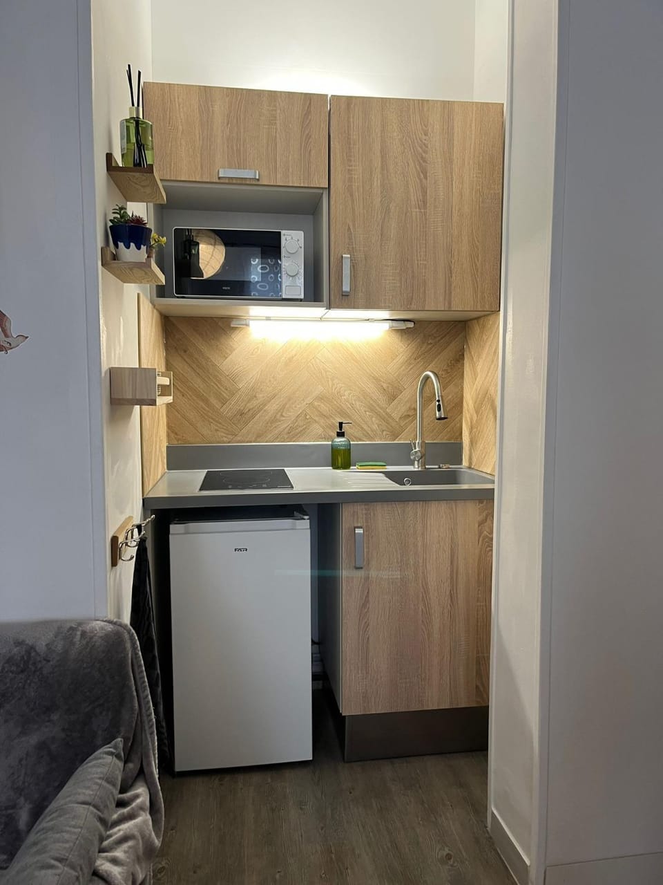 Kitchen or kitchenette, kitchen