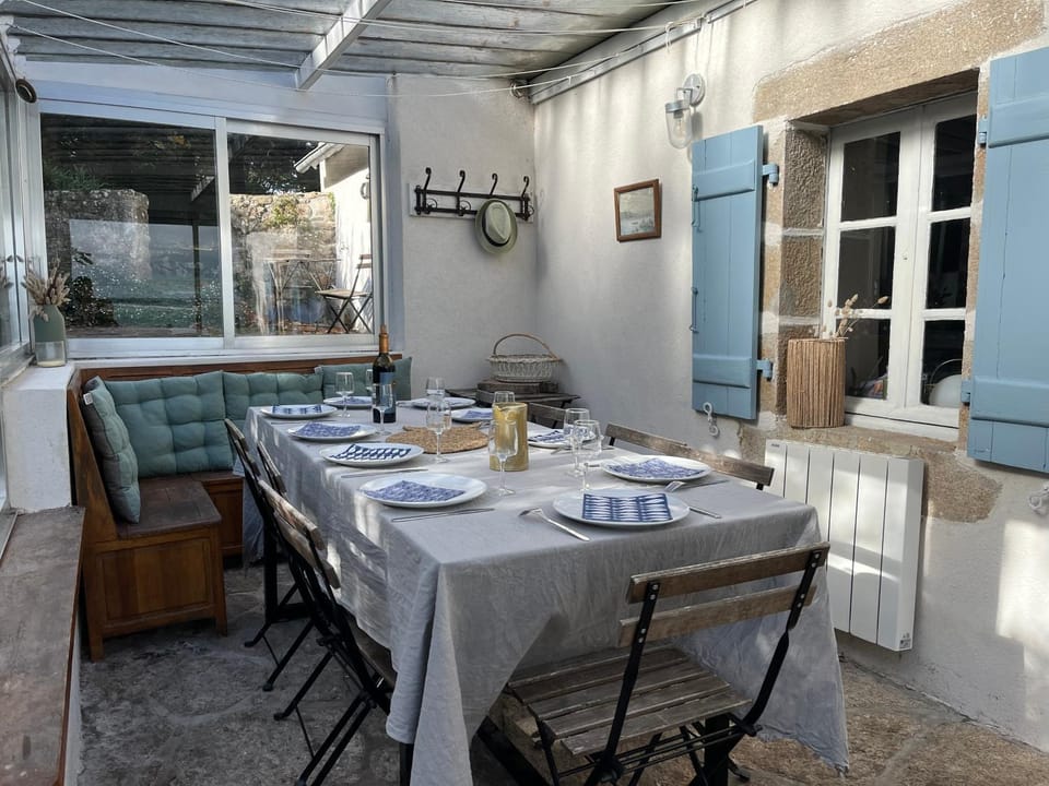 Food and drinks, Dining area