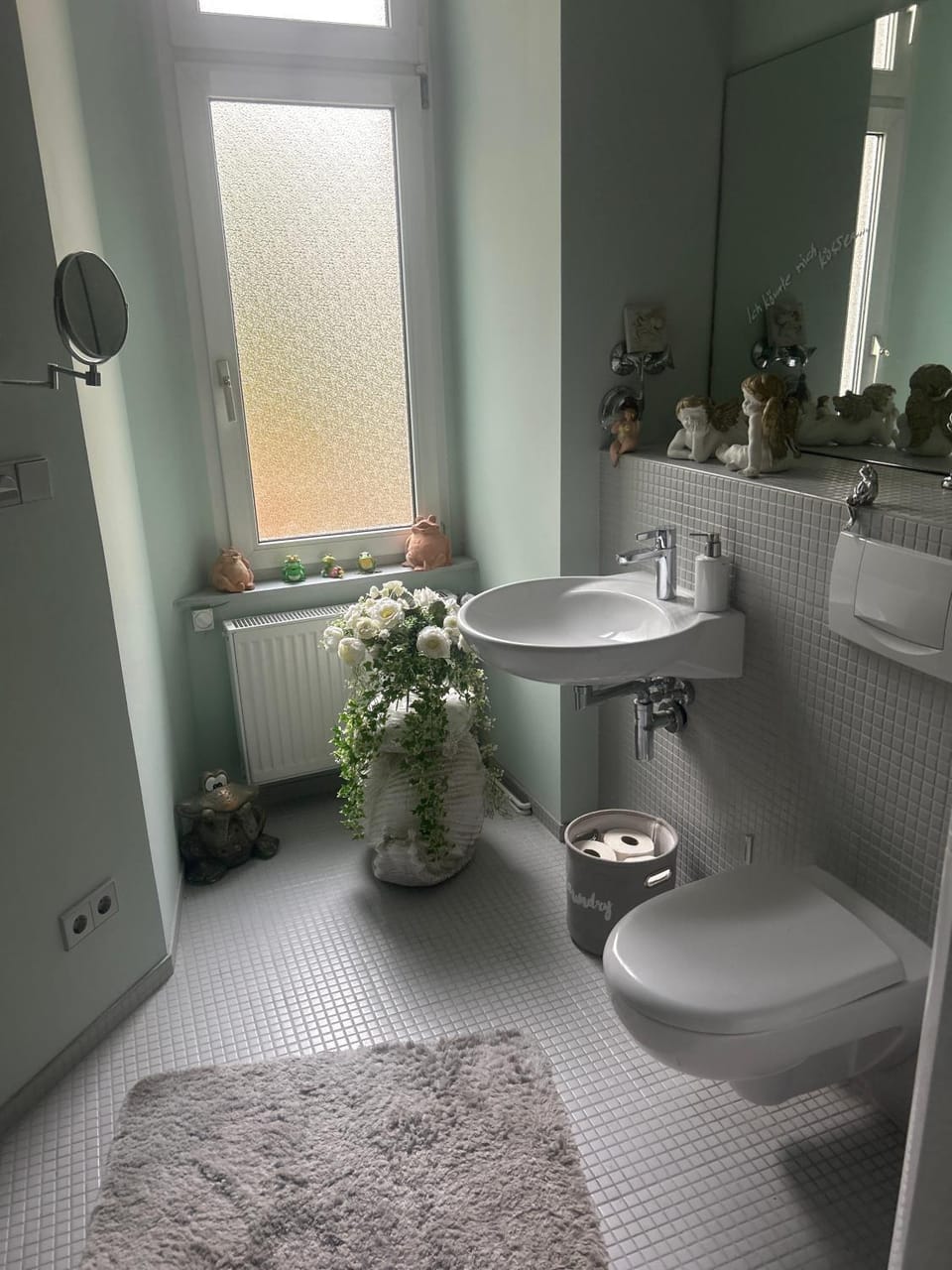 Bathroom, Living room