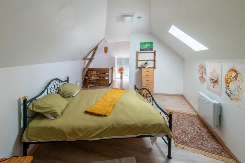 Bed, Bedroom