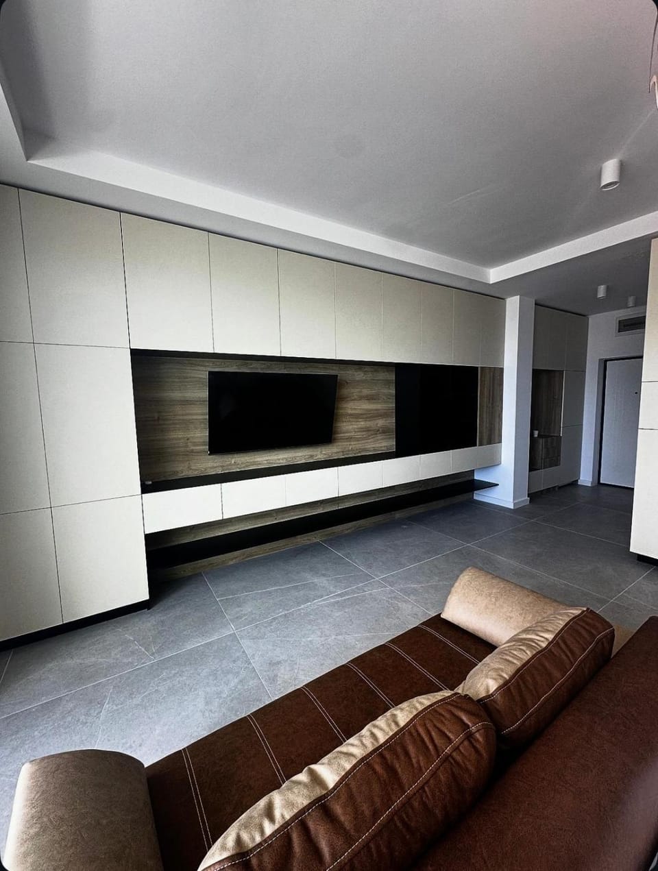 Axxis Luxury Studio Apartment in Constanta